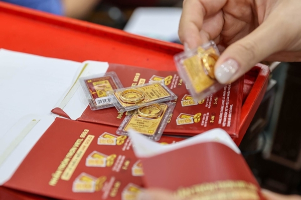 Giá vàng hôm nay 16-3 Giá vàng thế giới giảm trong khi giá USD tăng